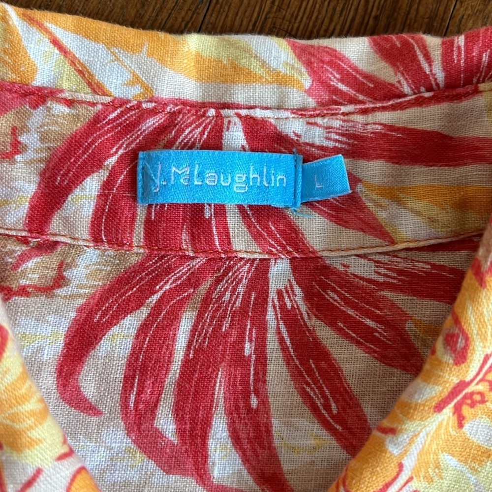J. McLaughlin Hawaiian Print Linen Button Down Top - Picture 2 of 4